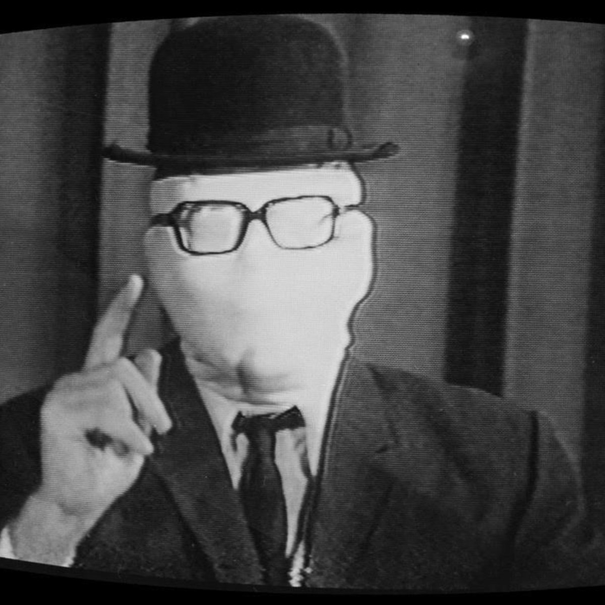 The Faceless Man Jumps through the HOOP&nbsp;(1985)